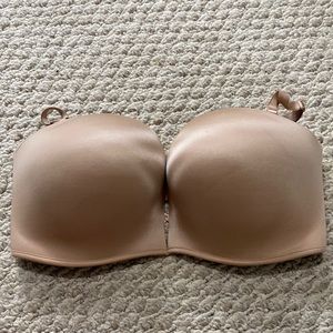 Victoria’s Secret Bra like new!! Check out my other posts for discounts